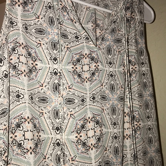 Patterned top - Picture 4 of 4